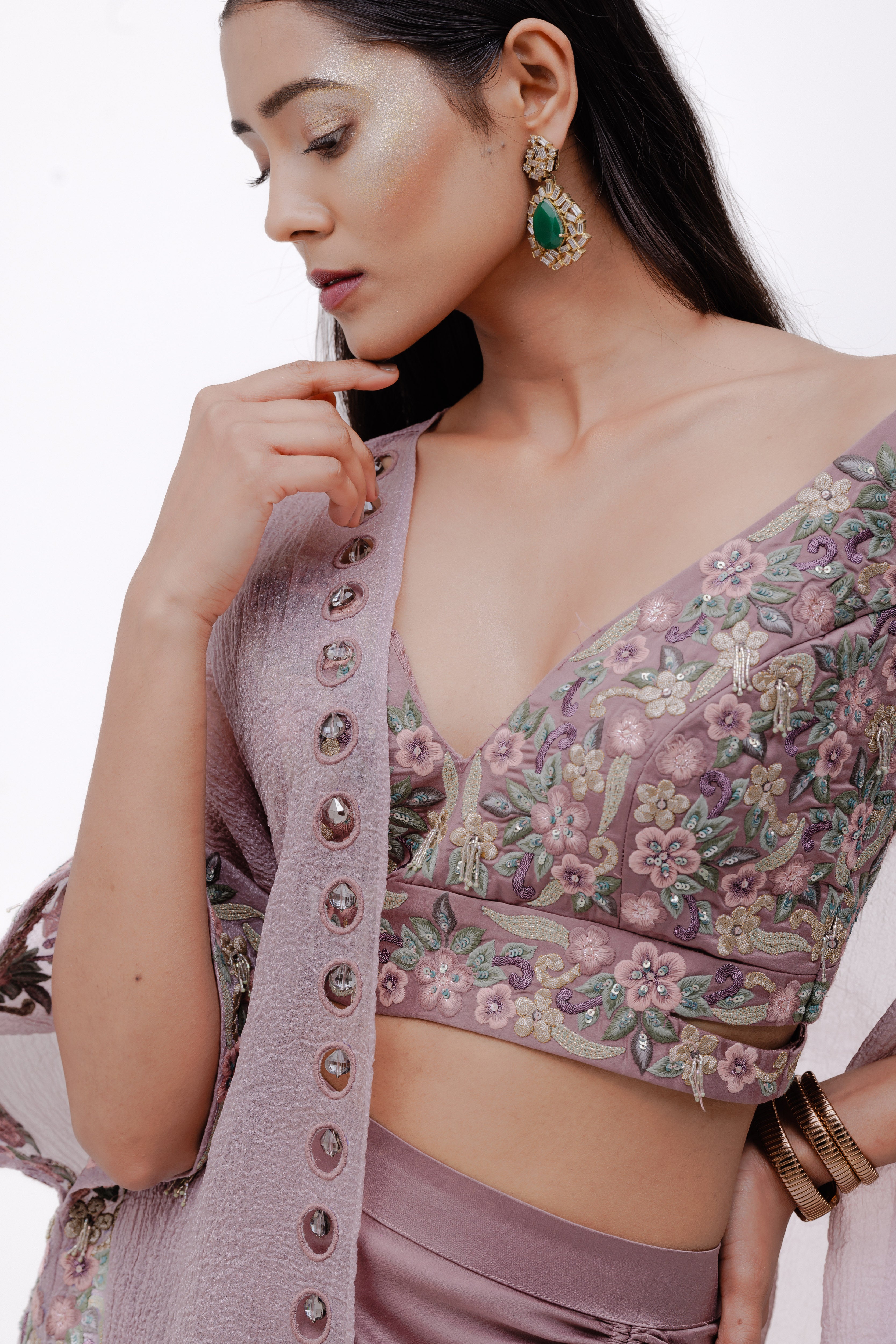 VENUS STRING SKIRT AND BLOUSE SET WITH CAPE