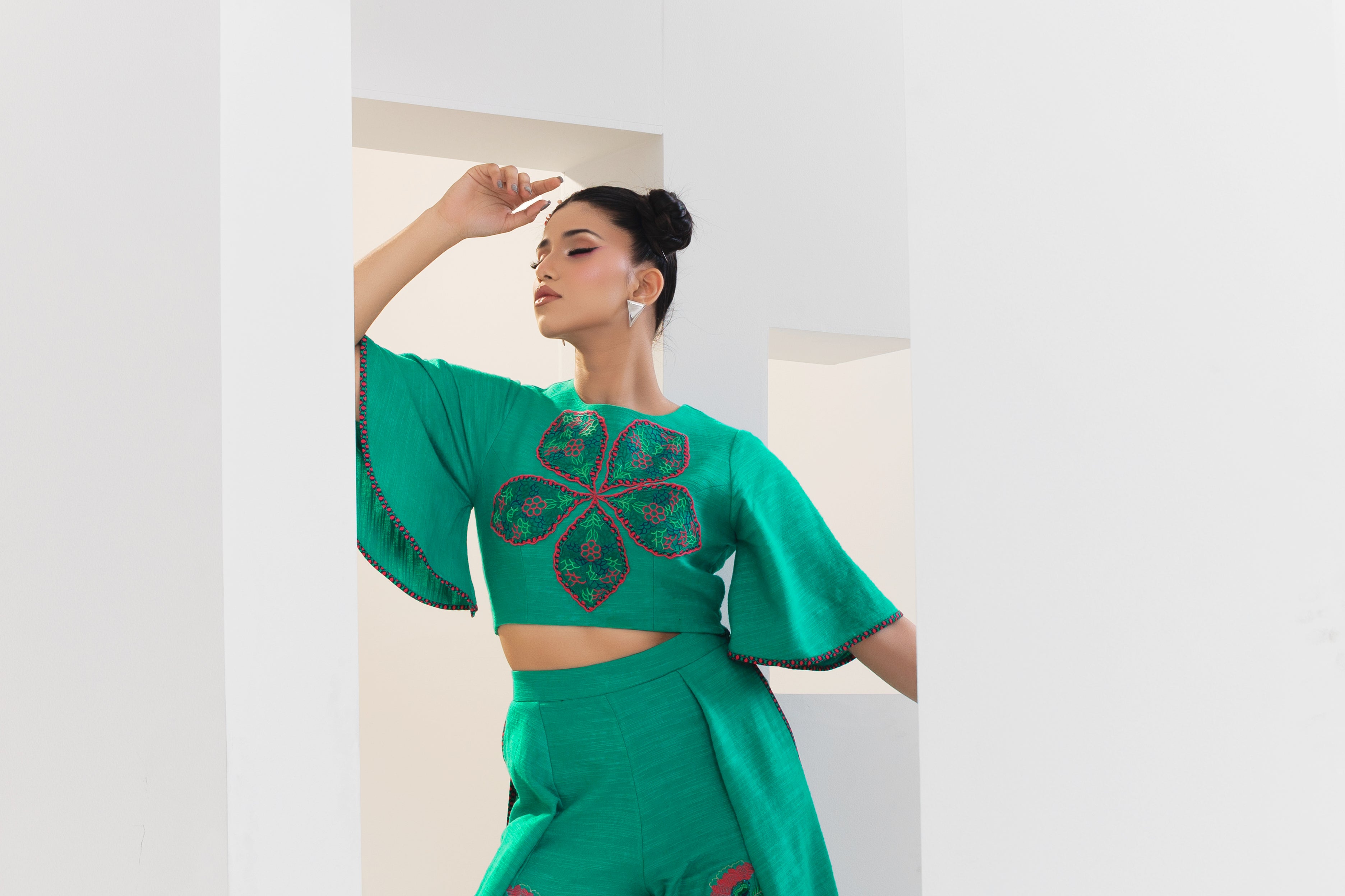 ZINNIA DRAPE PANTS & IRIS TOP SET - The Silk Love